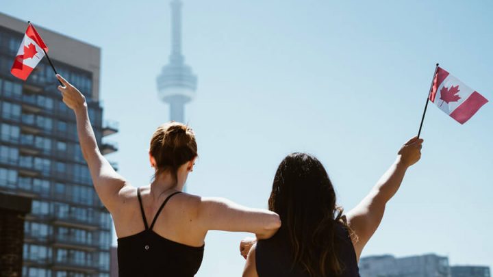 How to Plan the Perfect Toronto Itinerary (1-4 Days + Tips from a Local)