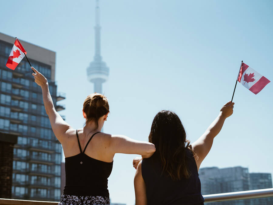 How to Plan the Perfect Toronto Itinerary (1-4 Days + Tips from a Local)
