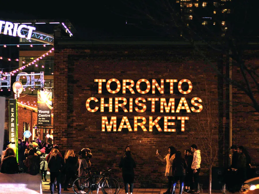 Christmas in Toronto | Toronto market | Toronto Christmas activities | Toronto holidays | Toronto Christmas tree | Toronto Christmas events | Things to do in Toronto | Free things to do in Toronto |