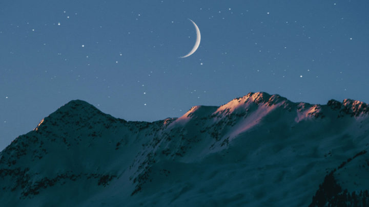 How to Set Powerful New Moon Intentions