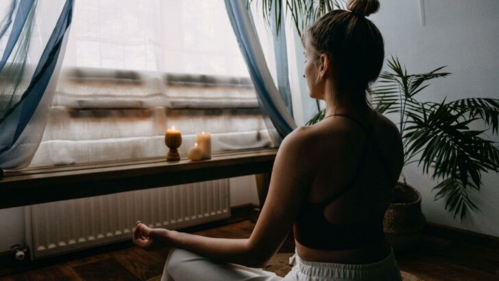 A Yogi’s Guide to the Best Morning Routine for a Calm Day (Even When There’s Chaos!)